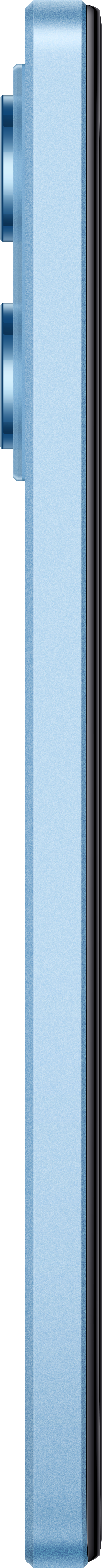 Eine Seitenansicht eines hellblauen Smartphones mit drei Kameralinsen.