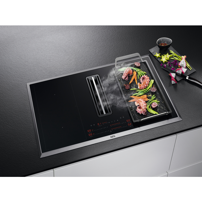 AEG CCE84751XB Kochfeld mit integriertem Dunstabzug (796 mm breit, 516 mm tief, Glaskeramik, Induktion, EEK: A+)