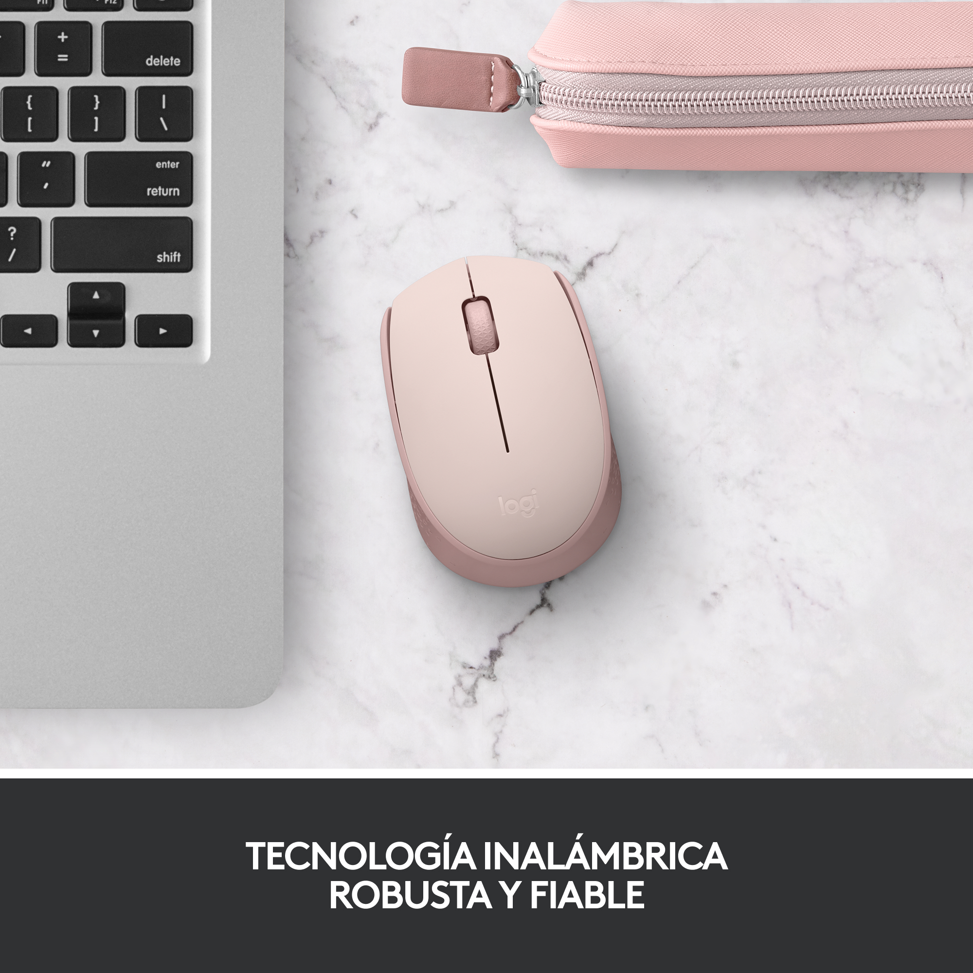 Un ratón Logitech rosa y un estuche en una superficie de mármol, cerca de un teclado.
