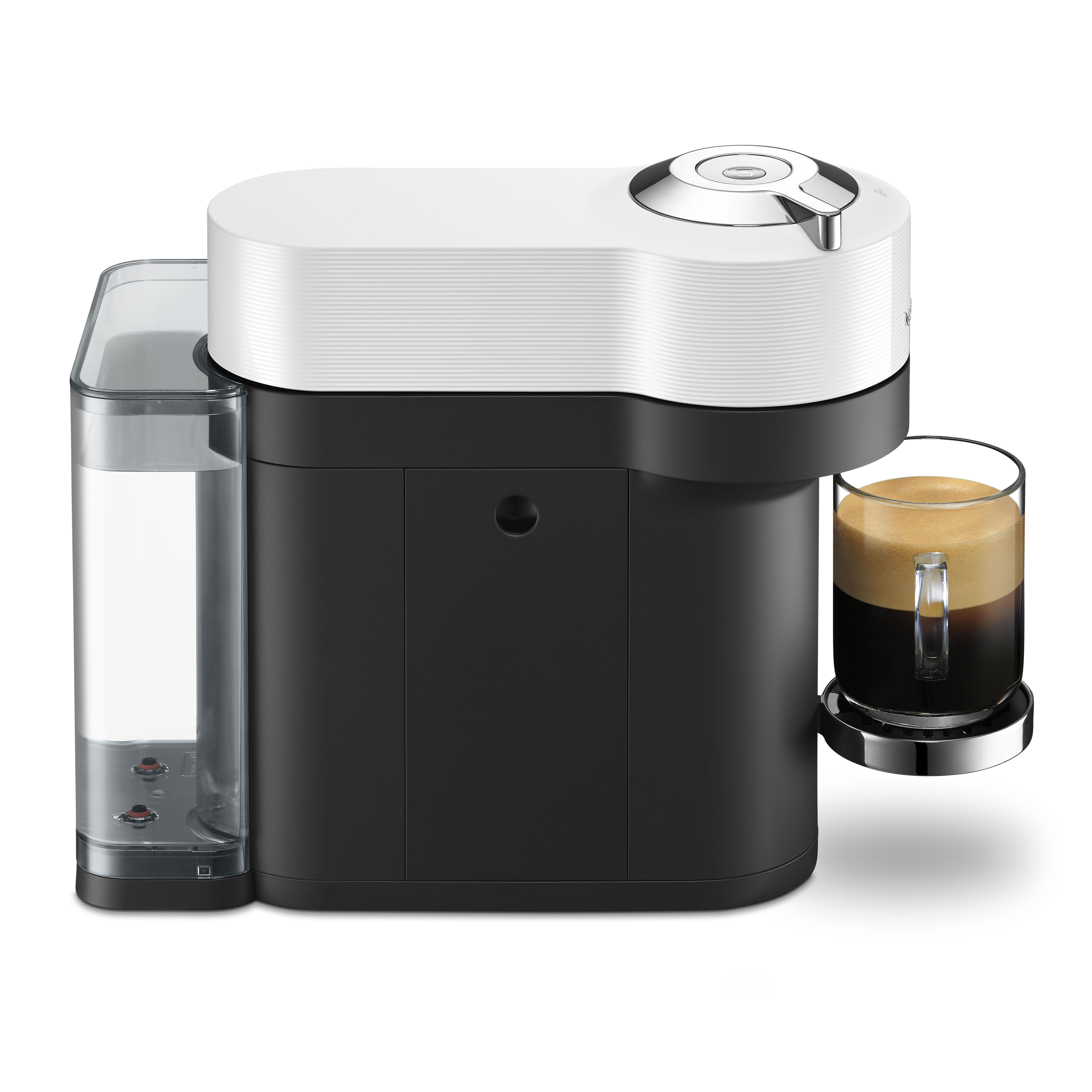 Nespresso Kaffeemaschine. Schwarz-Weiß-Design. Glas Kaffee. Weißer Hintergrund.