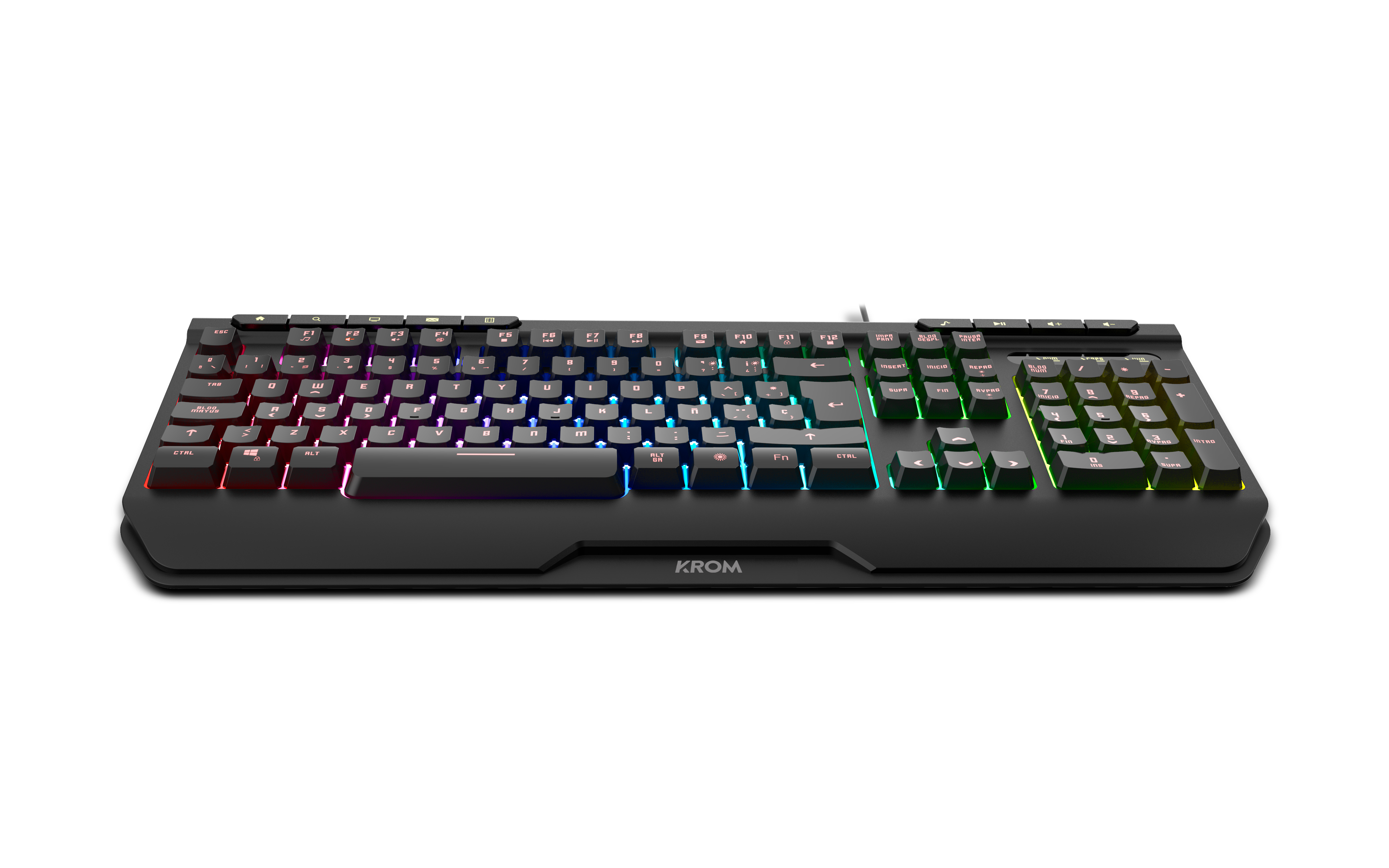 Teclado de computadora negro con iluminación RGB, sobre un fondo blanco.