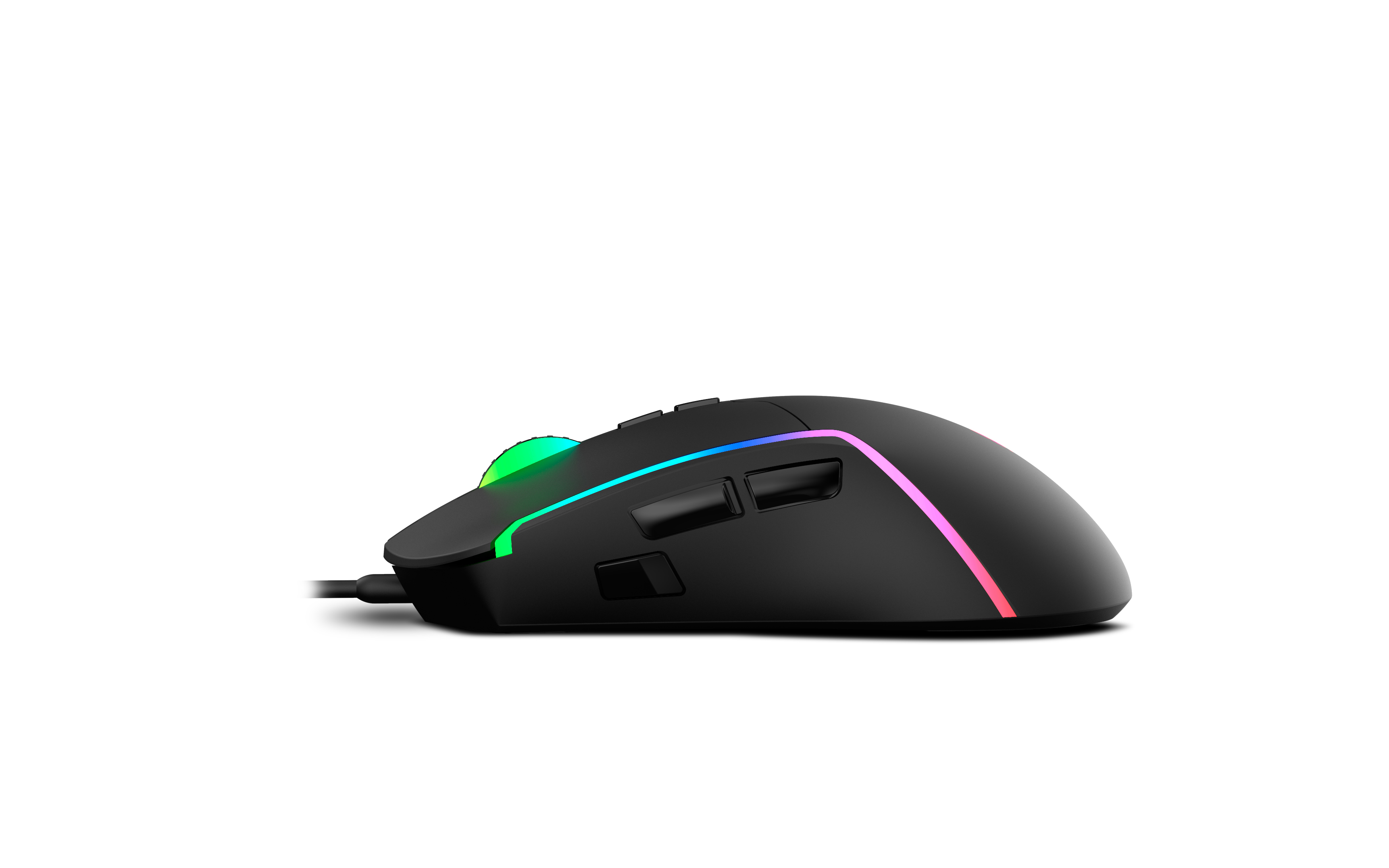 Ratón gaming negro con iluminación RGB, botones y cable. Vista lateral, fondo blanco.