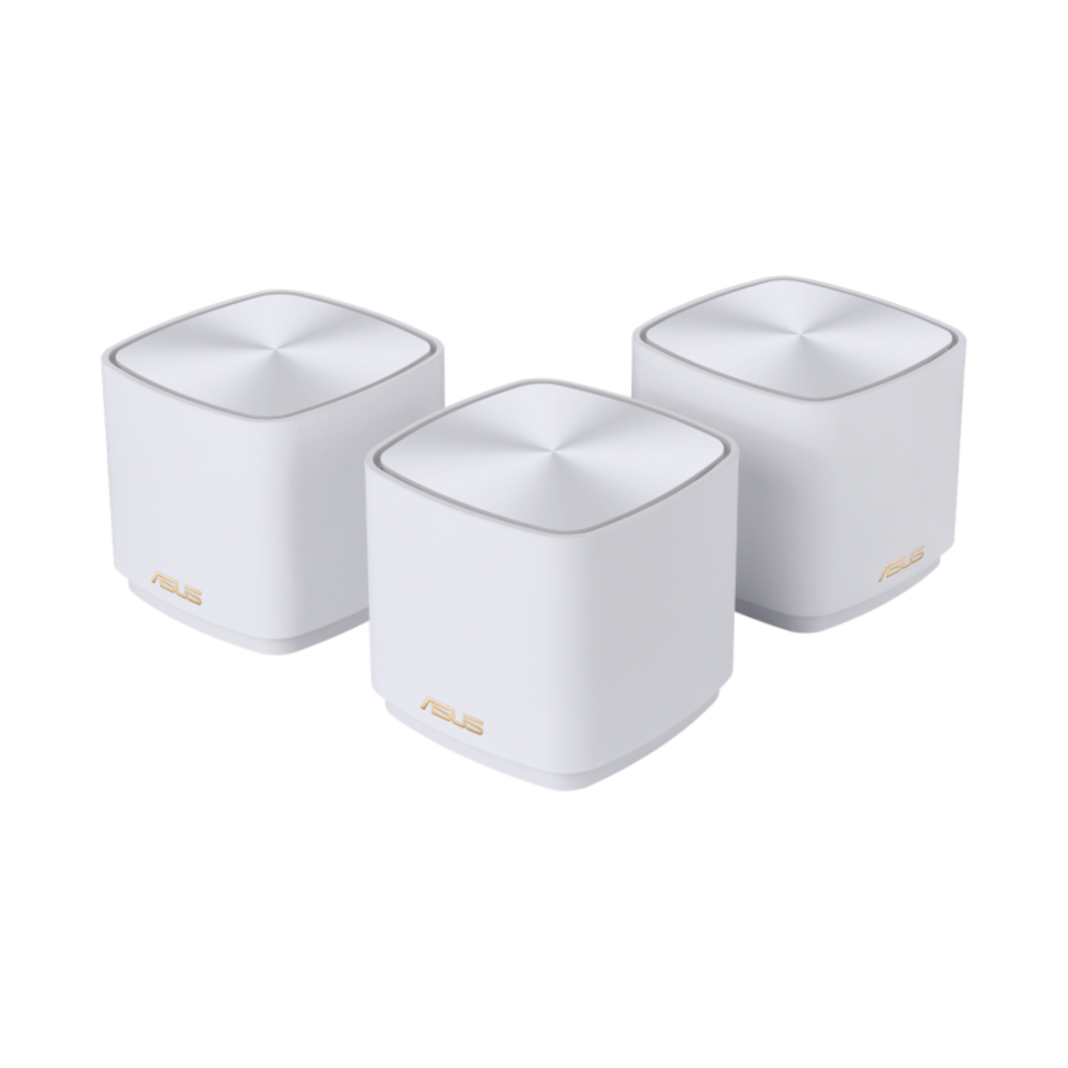 Trois répéteurs wifi blancs en forme de cube avec marquage doré sur une surface blanche.