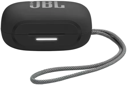 Fekete JBL fülhallgató tok szürke zsinórral. A tok zárva, fehér fény látható.