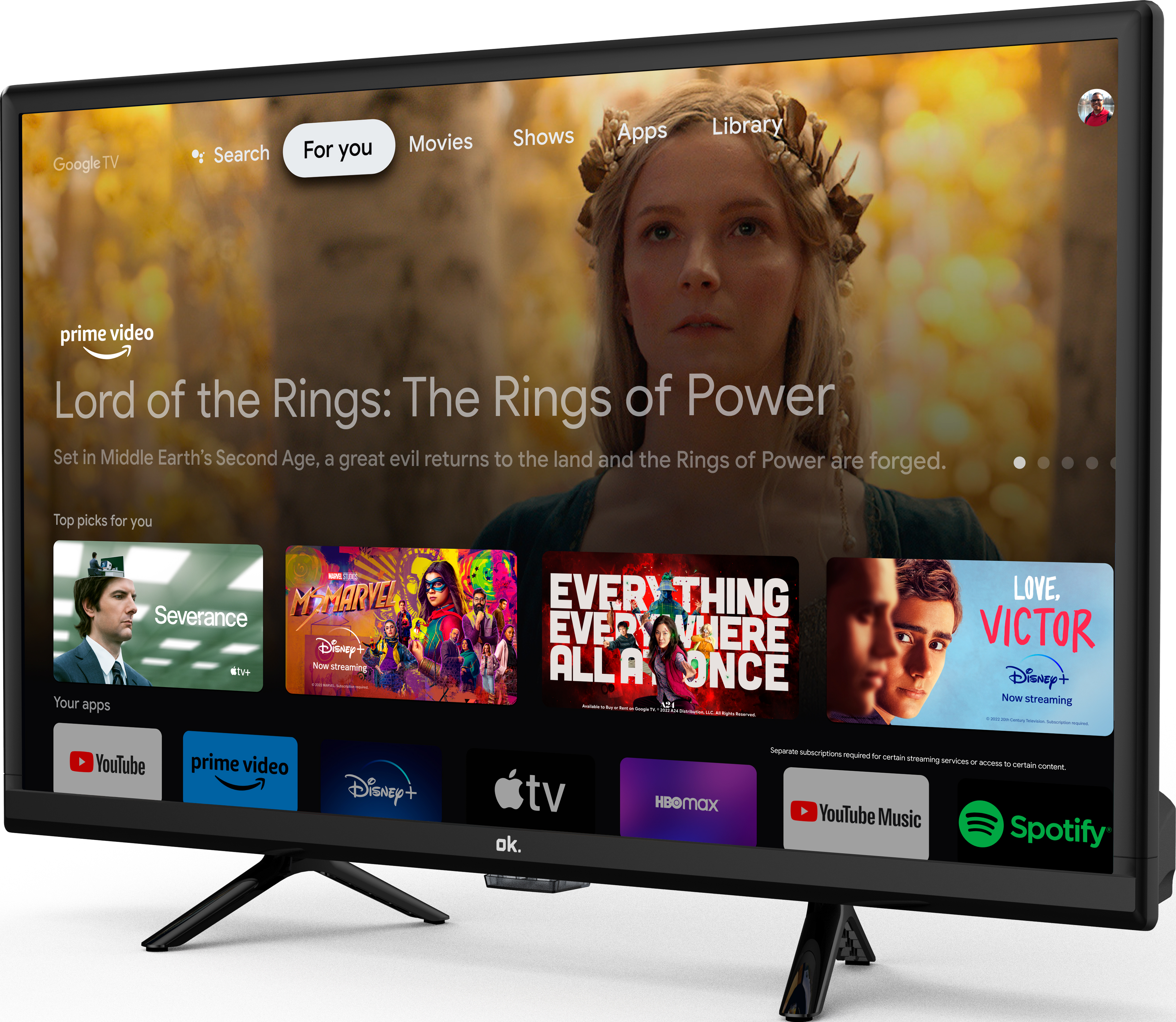 Schermo TV che mostra l'interfaccia di un servizio di streaming: film, programmi TV, app e consigli.