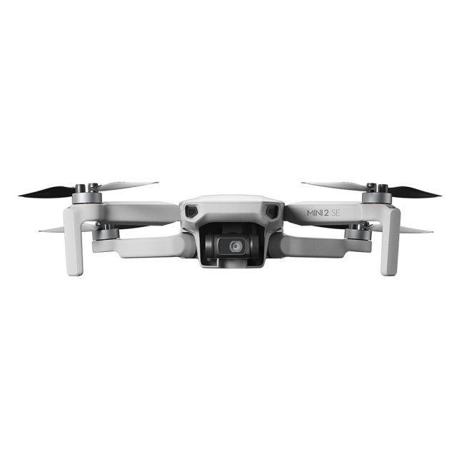 Dron blanco con cuatro hélices, cámara y cuerpo gris. El texto MINI 2 SE está al lado.
