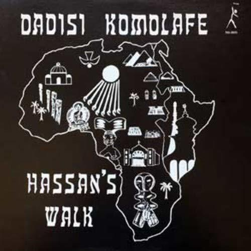 Fekete poszter, fehér Afrika-kontúrral, ikonokkal. A feliratok: "DADISI KOMOLAFE" és "HASSAN'S WALK".