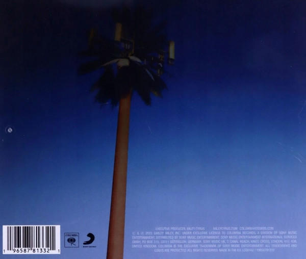 Eine hohe Palme mit Funkturm vor blauem Himmel. Text und Logos sind unten sichtbar.