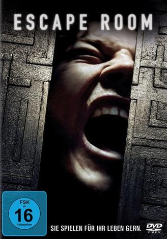 Escape Room DVD-Cover. Eine Person schreit im Bild. Dunkler Hintergrund mit dem Titel darüber.