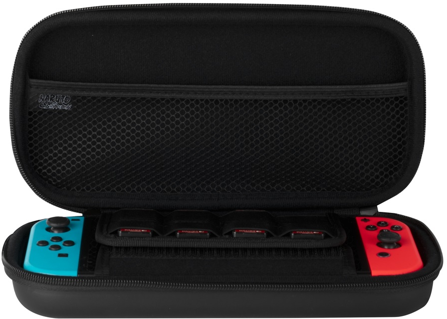 Egy fekete Nintendo Switch hordtáska cipzárral és játékkazettákkal.