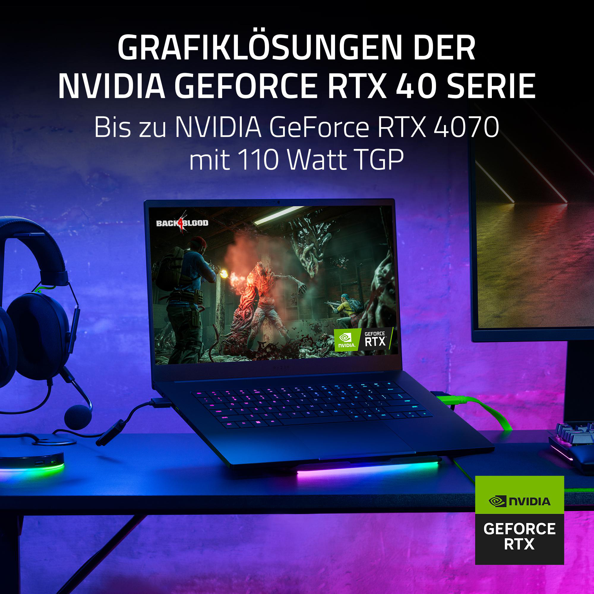 Ein Gaming-Laptop mit beleuchteter Tastatur und Bildschirm, der ein Zombispiel zeigt. NVIDIA GeForce RTX Logo sichtbar.
