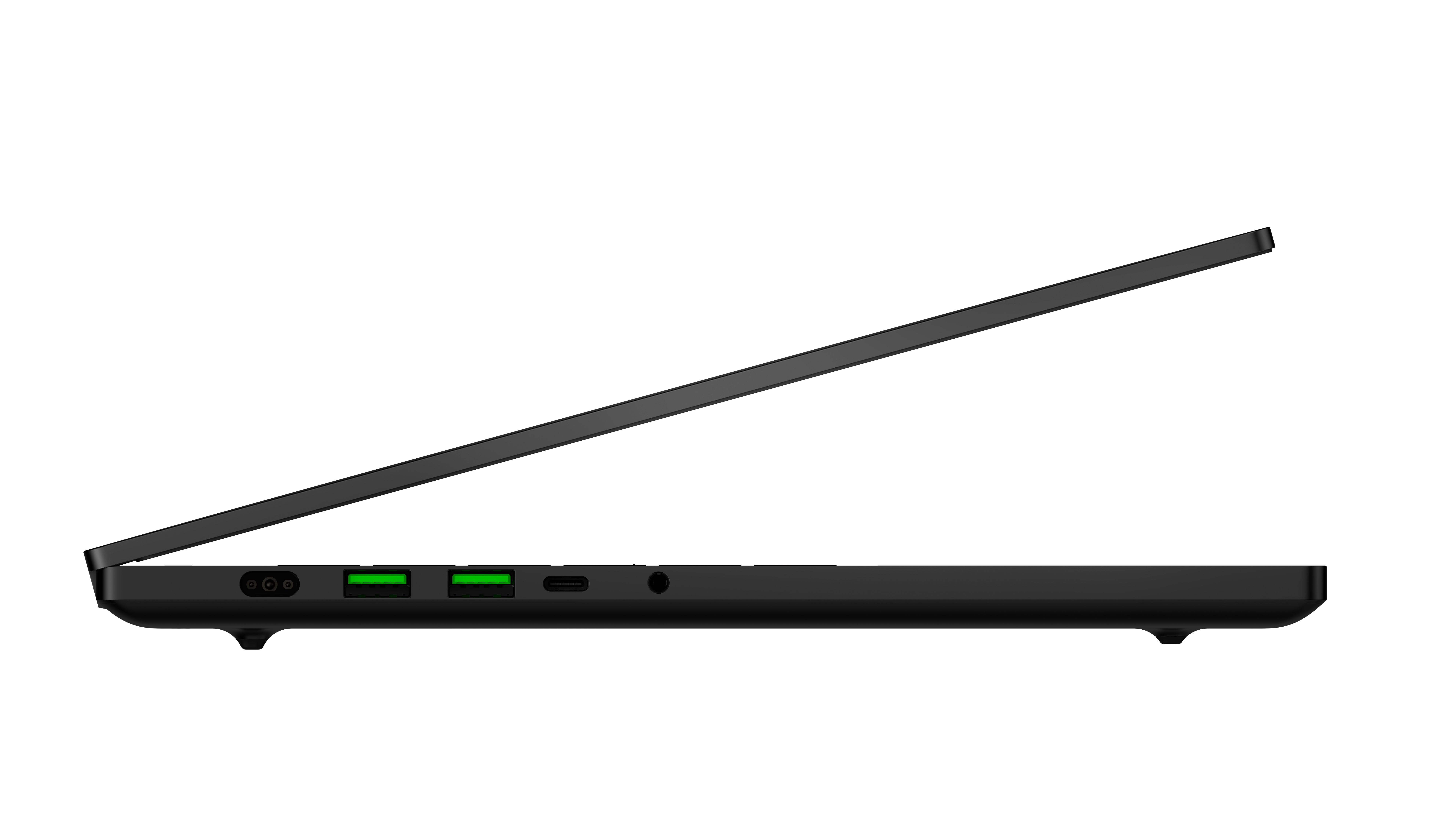 Seitenansicht eines schwarzen Laptops auf weißem Hintergrund. Der Bildschirm ist geöffnet, Anschlüsse sind sichtbar.