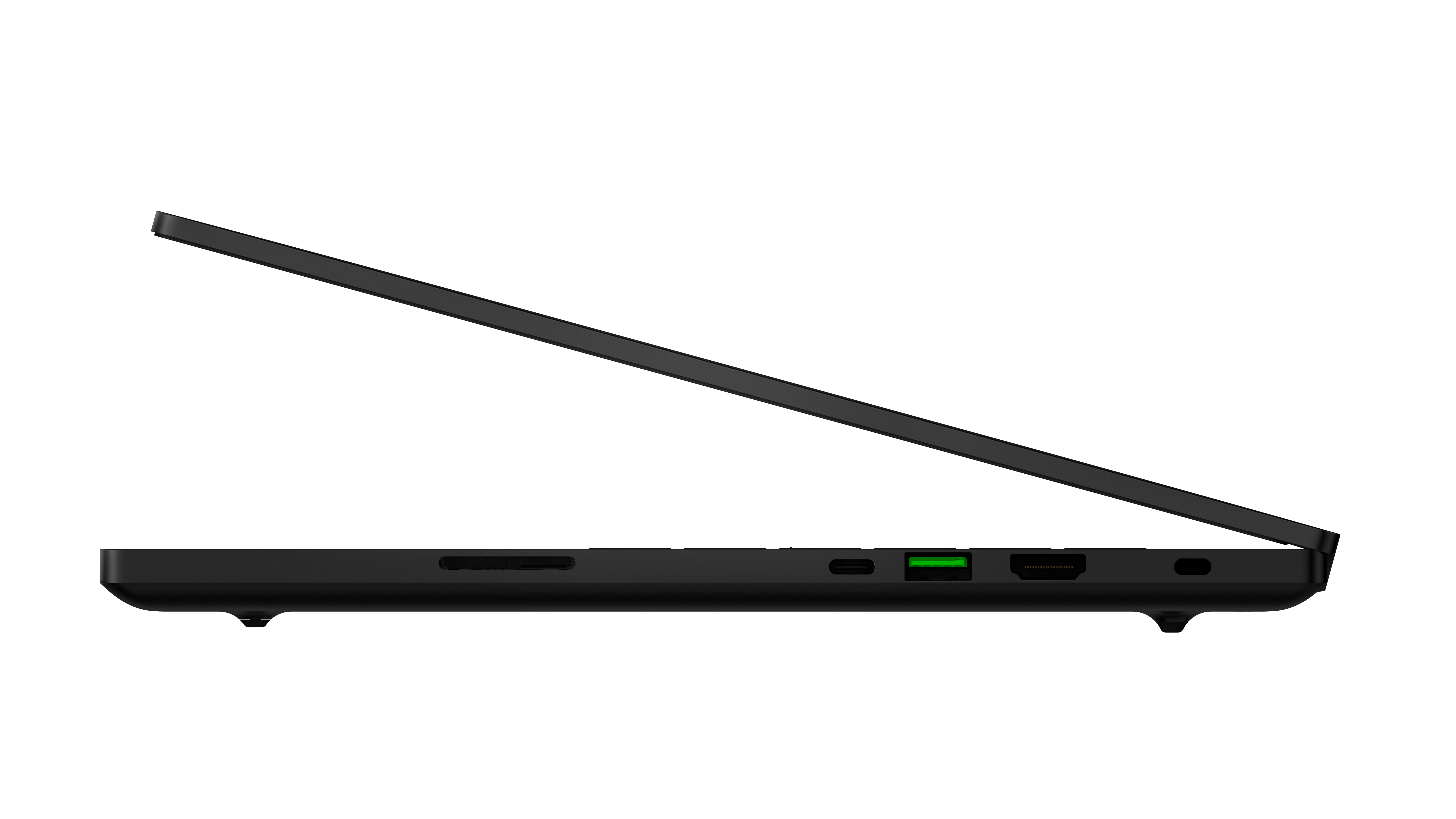 Seitenansicht eines schwarzen Laptops mit leicht geöffnetem Bildschirm. Anschlüsse sind sichtbar.