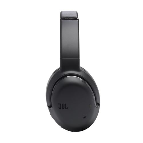 Auriculares JBL negros con orejeras, diadema y logotipo JBL. El fondo es blanco.