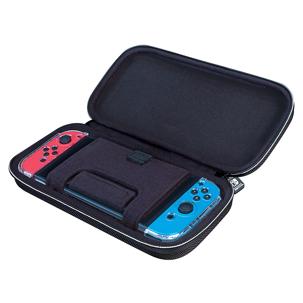 Un estuche negro de Switch abierto, que muestra un controlador Joy-Con rojo y azul y la consola Switch.