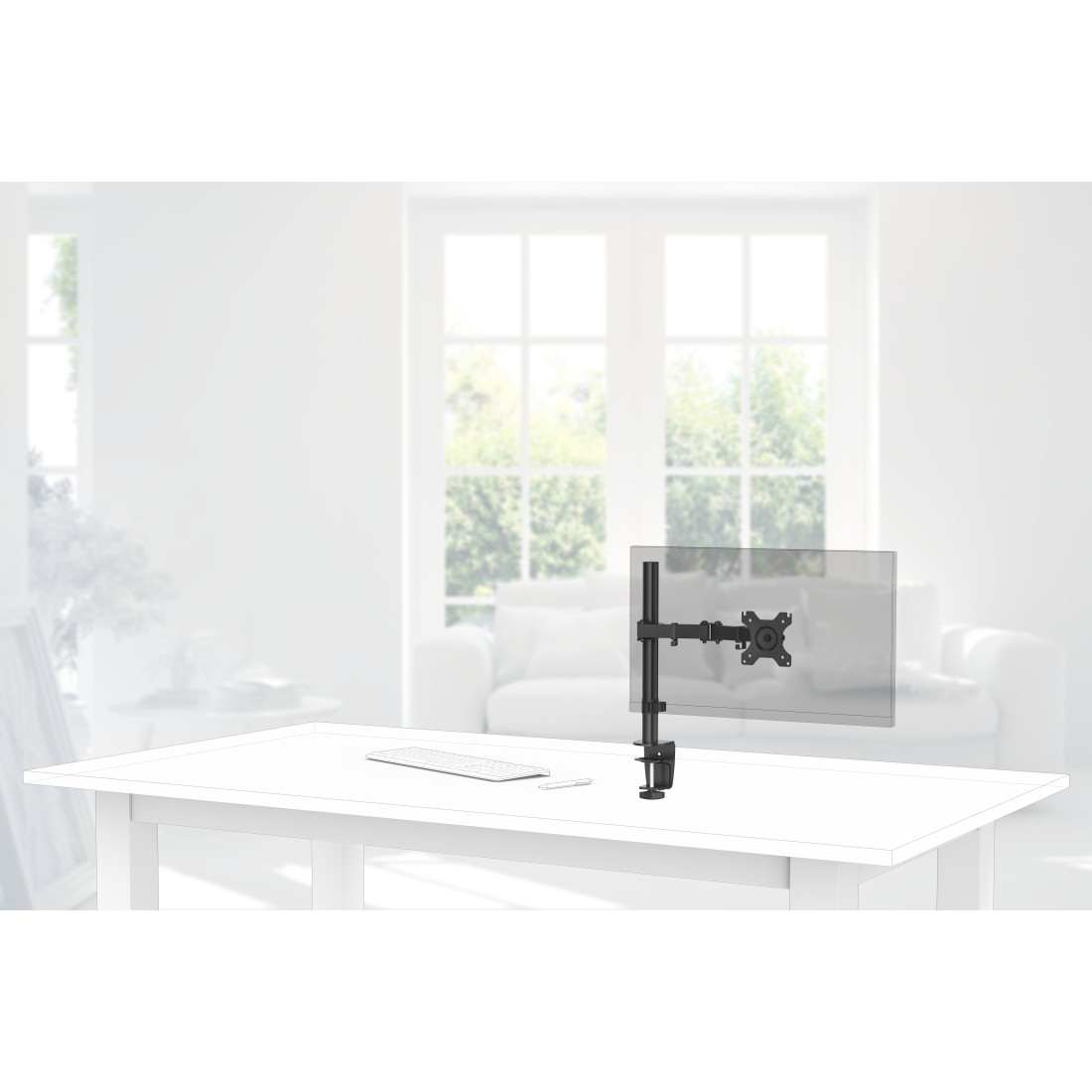 Configuración de escritorio para un solo monitor. Escritorio blanco, fondo blanco.