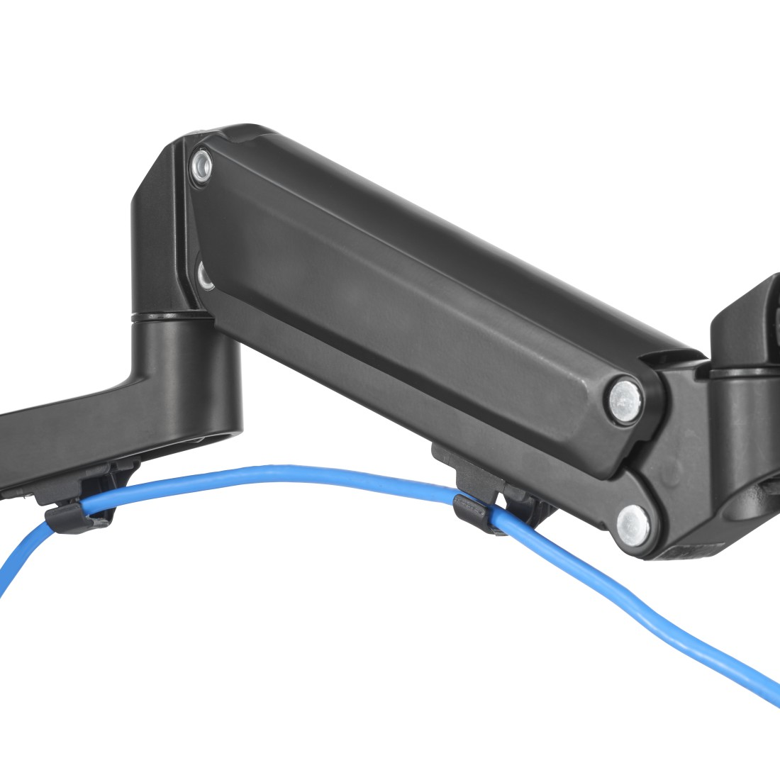 Brazo de monitor negro con cable azul. El soporte tiene varias articulaciones.