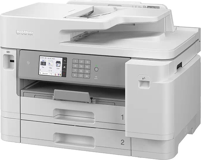 Weißer Brother Multifunktionsdrucker. Vorderansicht mit Papierfächern und Bedienfeld.