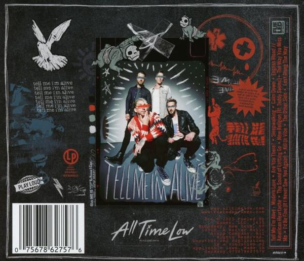 Albumcover mit Band. Die Band befindet sich in der Mitte. Titel in der Mitte des Covers.
