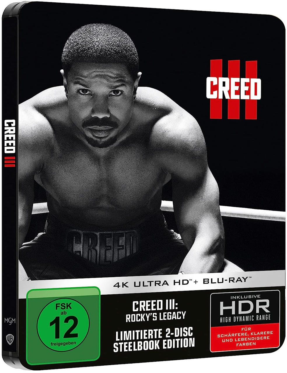 Creed III Blu-ray-Cover. Michael B. Jordan schaut nach vorne. Rotes Creed-Logo oben rechts.