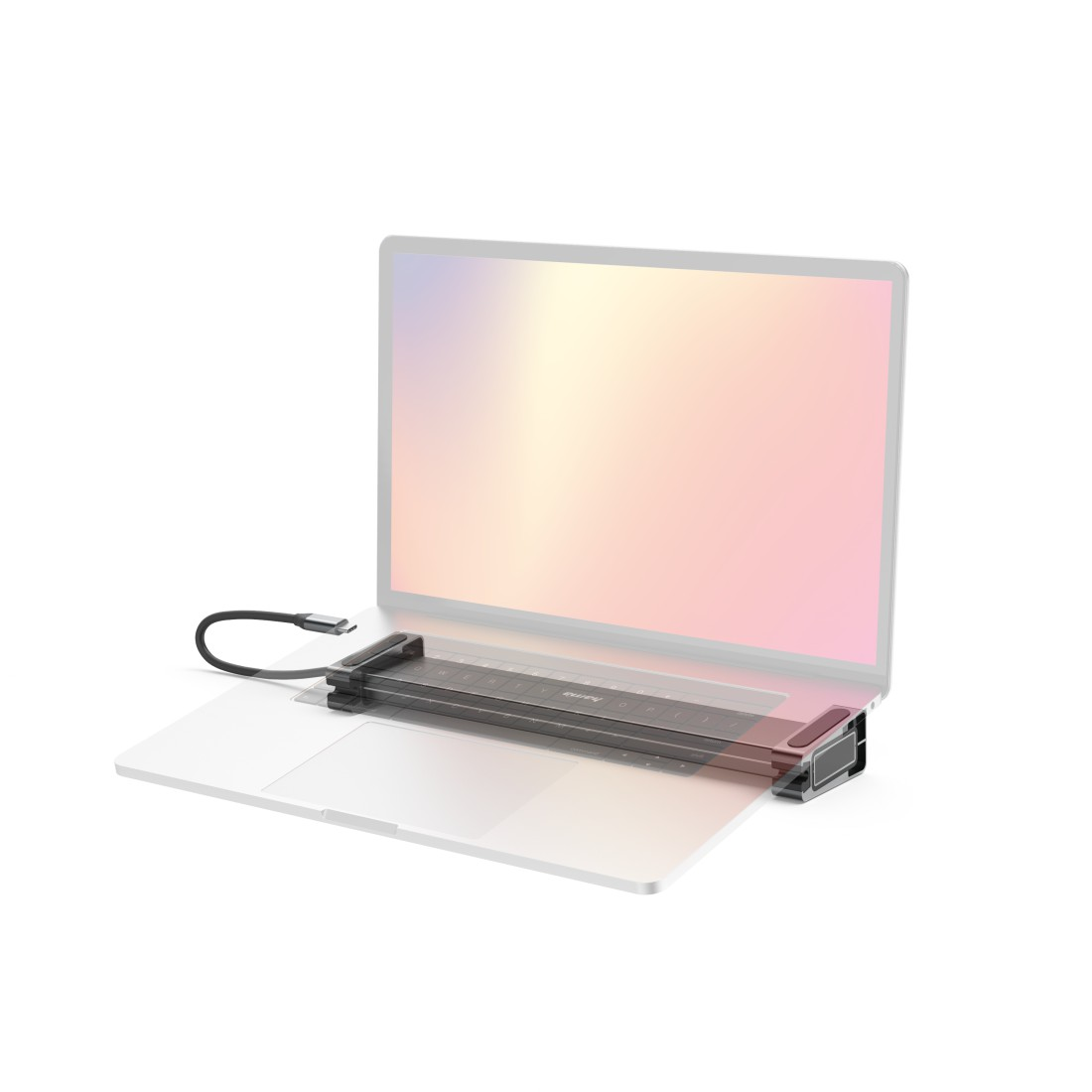 Laptop mit angeschlossenem Gerät. Schwarzes Gerät mit Kabel am Laptop.
