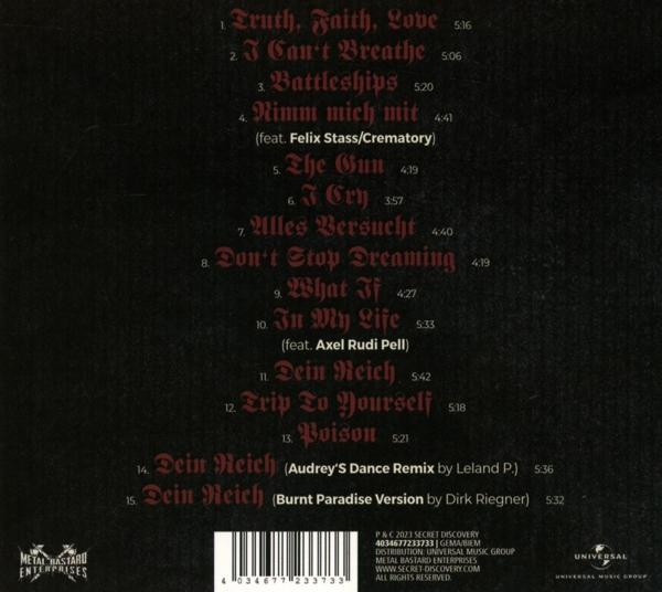 Rückseite einer CD-Hülle mit einer Titelliste und Credits in weißer Schrift auf dunklem Rot.