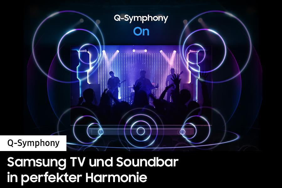 Ein Fernsehbildschirm, der ein Konzert mit Schallwellen zeigt. Text sagt 'Q-Symphony On' und 'Samsung TV'.