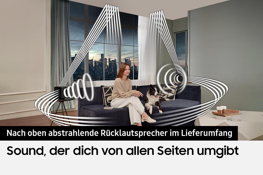 Frau und Hund auf Couch mit Schallwellen-Illustration, Stadt im Hintergrund.