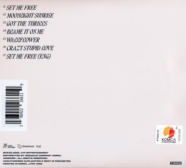 Pochette de CD avec liste des titres. Texte sur fond blanc. Contient un code-barres.