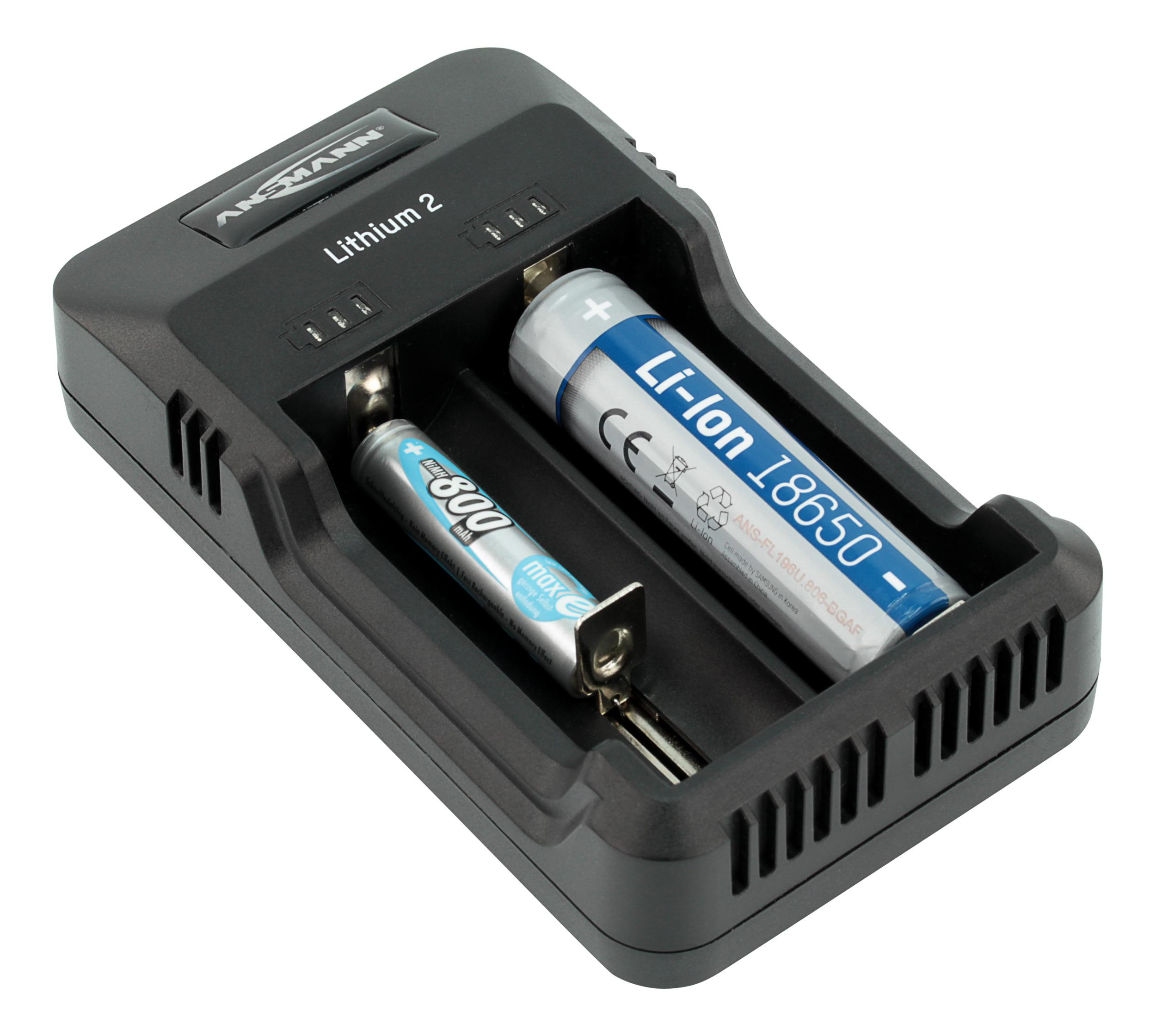Batterieladegerät mit zwei Batterien: eine kleine und eine große.