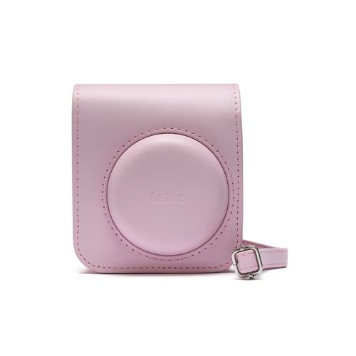 Funda rosa para cámara Instax, con frontal circular y correa. Aislada sobre fondo blanco.