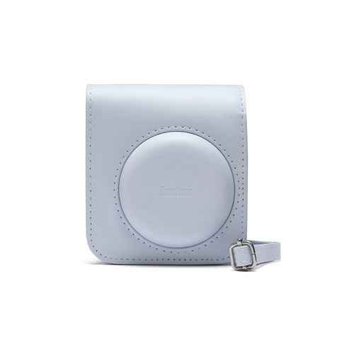 Funda de cámara Instax azul claro con correa y hebilla plateada.