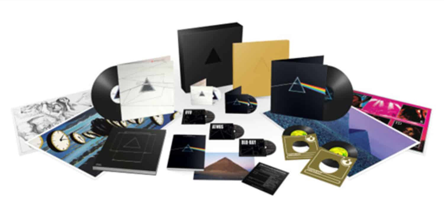 Une collection de pochettes d'albums de Pink Floyd, de CD et d'articles connexes sur fond blanc.