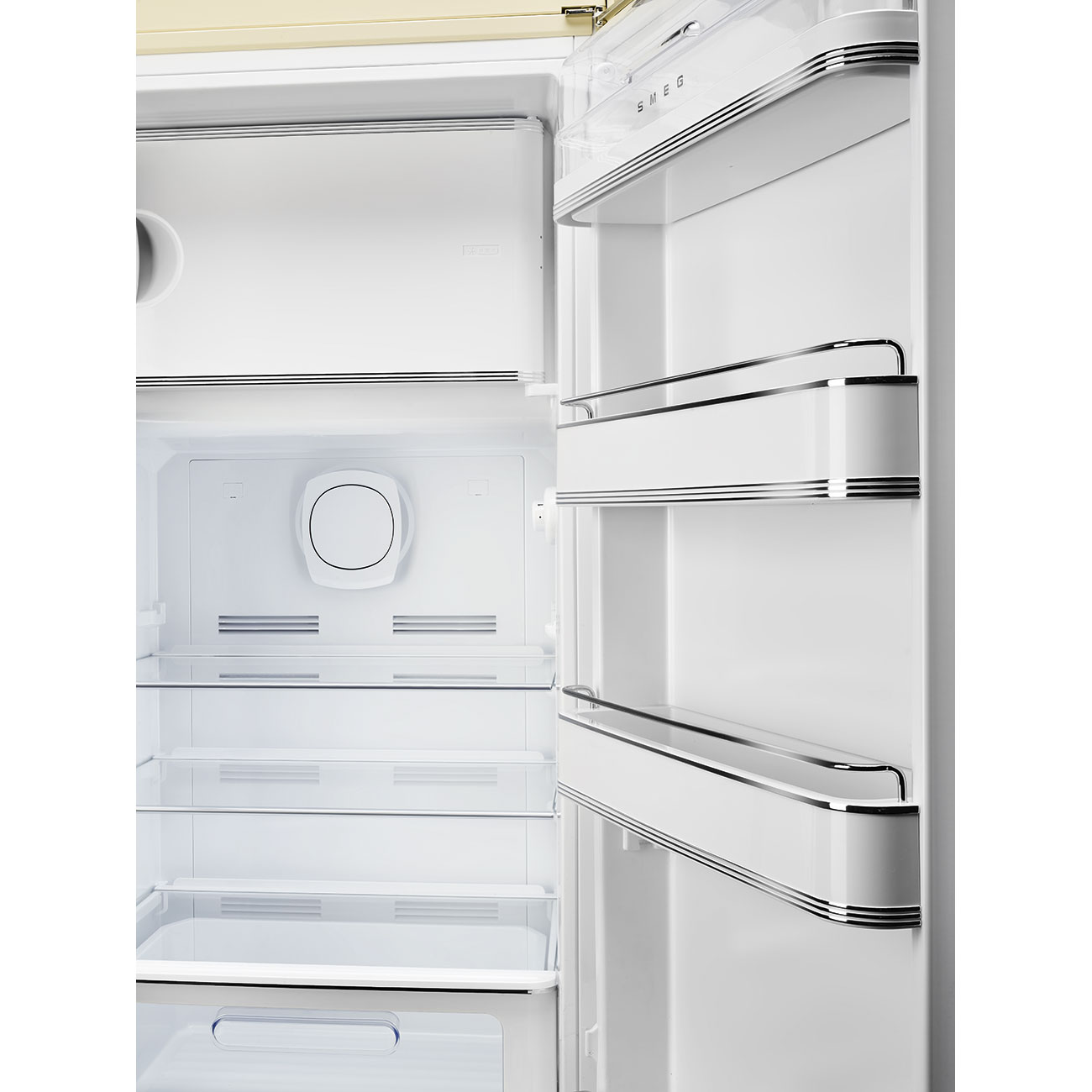 SMEG FAB28RCR5  Kühlschrank mit Gefrierfach,Türanschlag Rechts (D, 1530 mm hoch, Creme, 270 l)