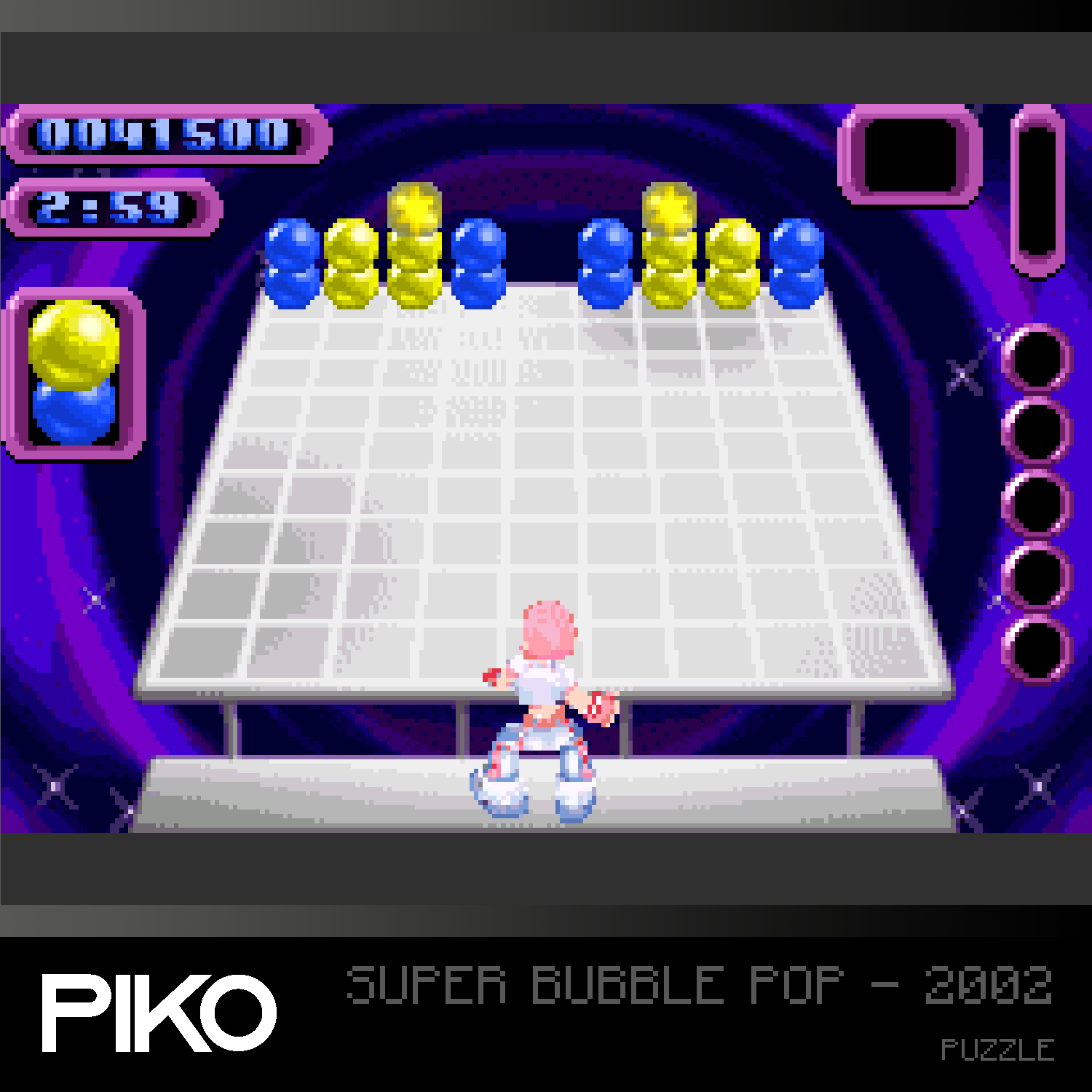 Screenshot eines Arcade-Spiels. Eine Figur steht auf einer Plattform über einem Raster. Bunte Blöcke.
