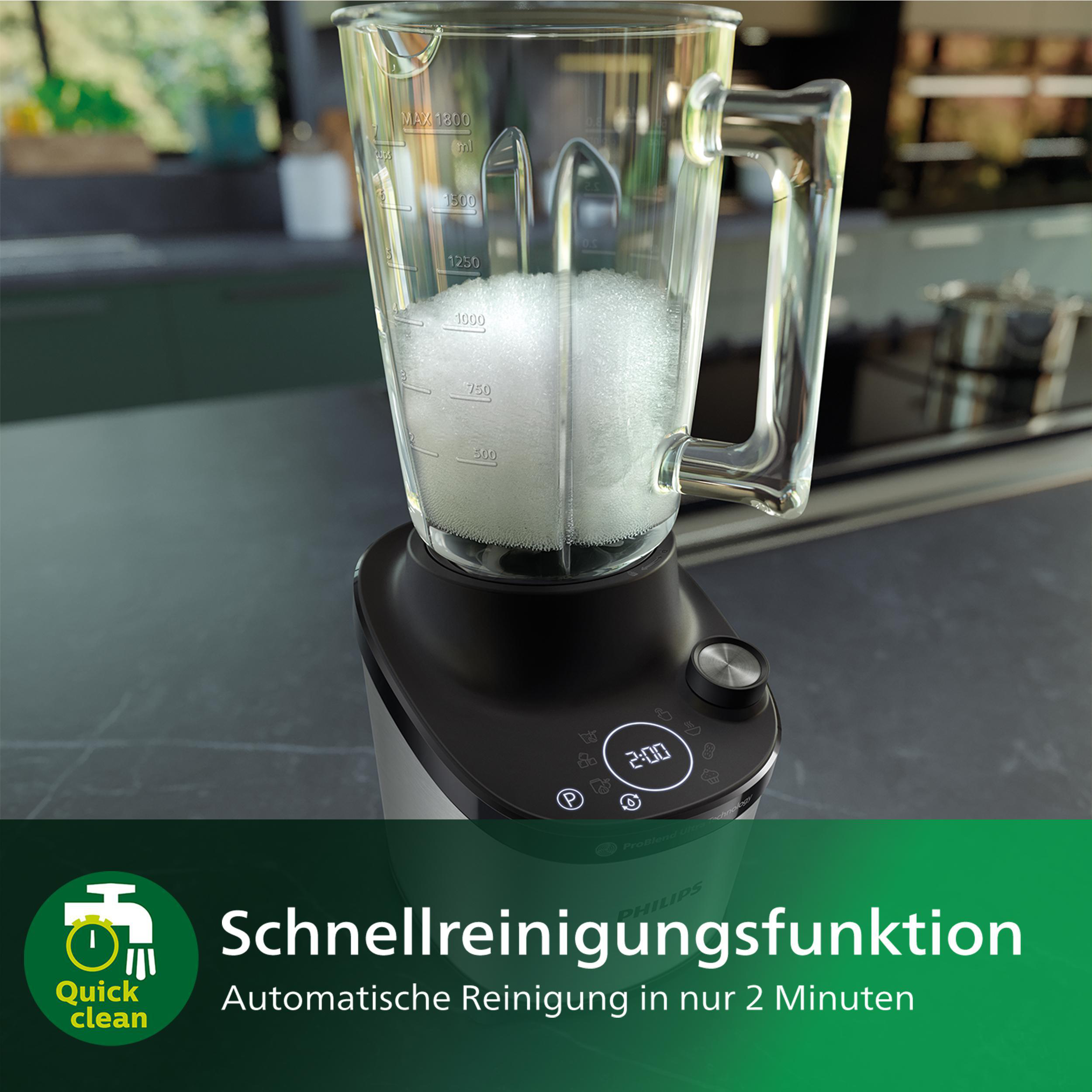 Ein Mixer mit weißer Substanz, Bildschirm zeigt 2:00.