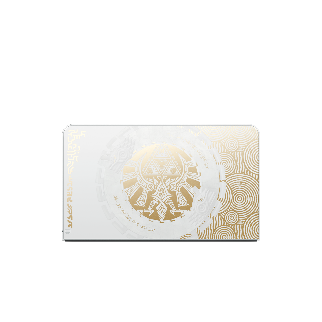 Tarjeta blanca con diseño dorado de Zelda. Presenta una Trifuerza y un patrón circular.