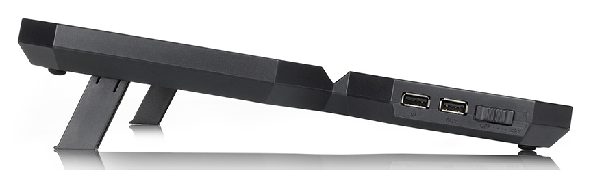 Fekete laptop hűtőpad két USB porttal és be/ki kapcsolóval.