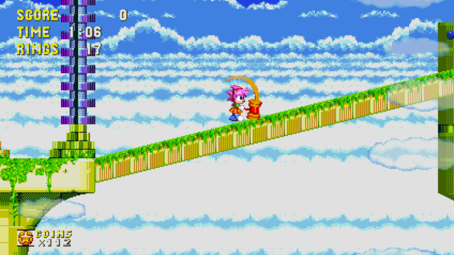 Personnage d'Amy Rose dans un jeu Sonic. Elle est debout sur un pont.