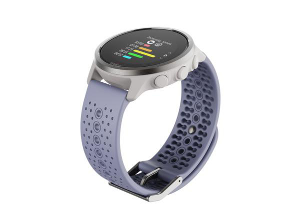 Silberne und weiße Smartwatch mit lila Armband. Der Bildschirm zeigt Fitness-Tracking-Daten.