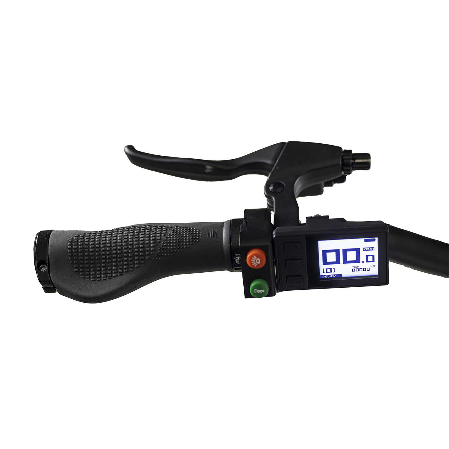 Manubrio e-bike. Leva freno nera, controlli e schermo visibili su sfondo bianco.