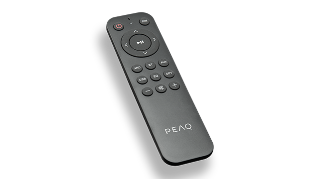 Fekete távirányító gombokkal és a PEAQ márkanévvel.