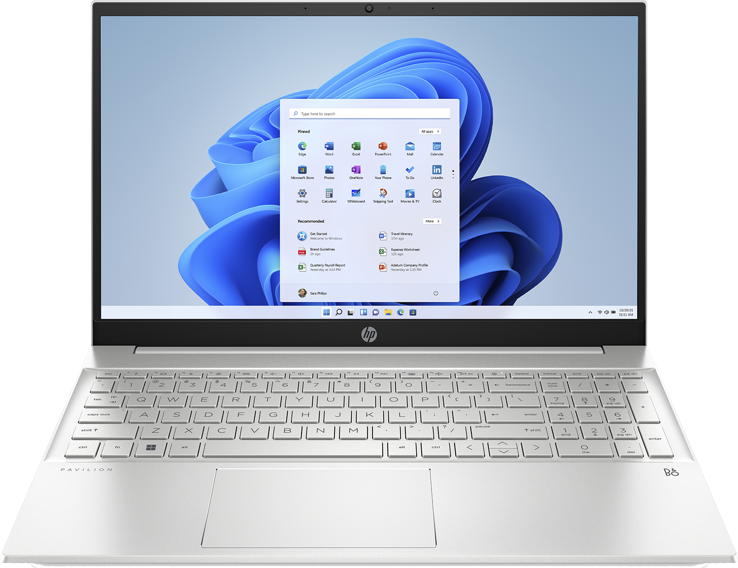 Zilveren laptop met zwart toetsenbord en Windows 11-weergave. Het scherm toont apps en de zoekbalk.