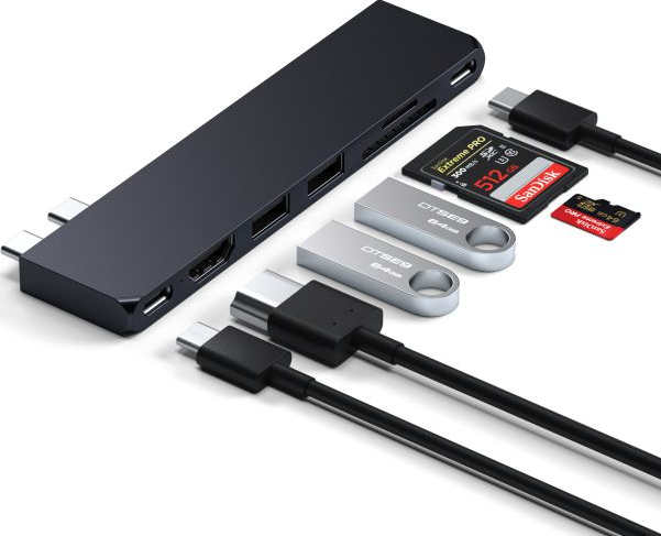 Ein schwarzer USB-C-Hub mit verschiedenen Anschlüssen, USB-Laufwerken und SD-Karten.