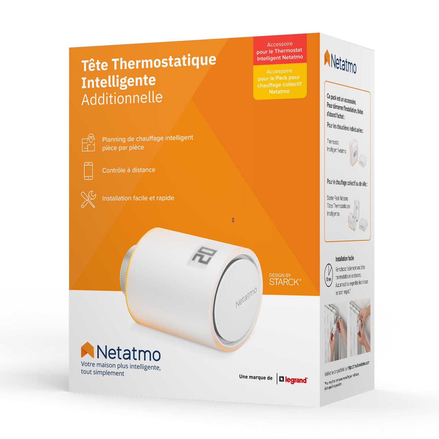 Scatola con un termostato intelligente sopra. Colori arancione e bianco. Sfondo bianco.