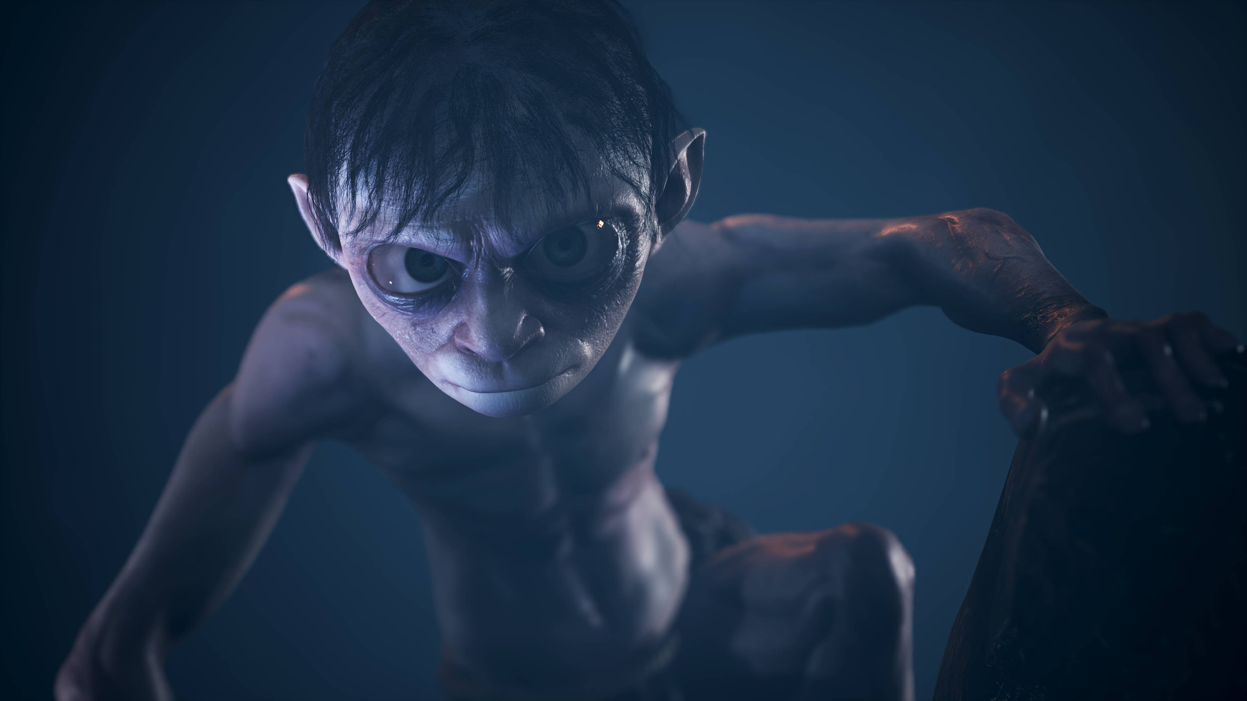 Nahaufnahme von Gollum aus Herr der Ringe, der nach oben schaut.