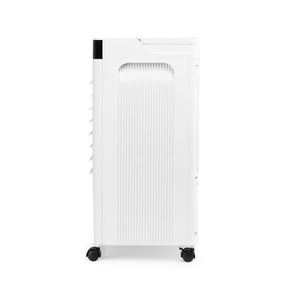 Enfriador de aire blanco. Tiene un lado estriado y ruedas en la parte inferior.