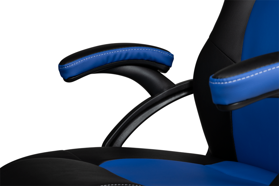 Primer plano de los reposabrazos azules y negros de una silla gaming.