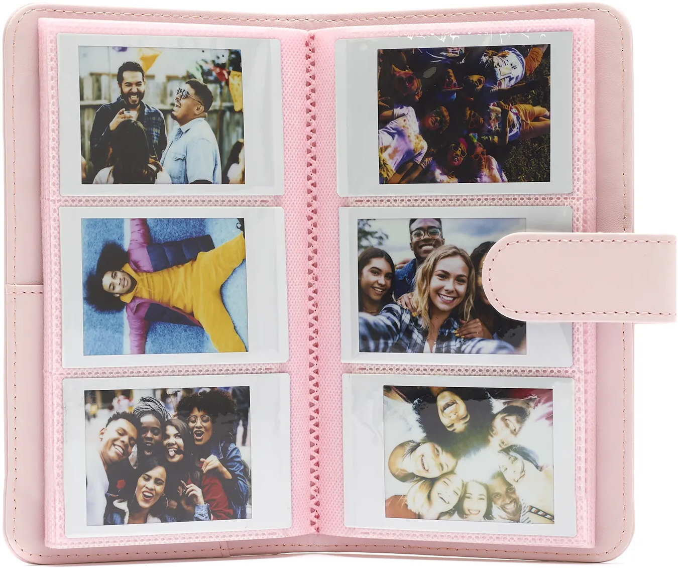 Album fotografico rosa con polaroid. Le foto mostrano gruppi di persone sorridenti e individui, che catturano momenti felici.