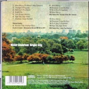 Rückseite einer CD-Hülle mit Songtiteln, Album-Cover und einer grünen Landschaftsszene.